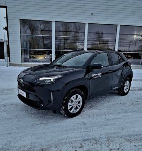 Osta uusi Yaris Cross ja saat talvirenkaat kaupan päälle🛞