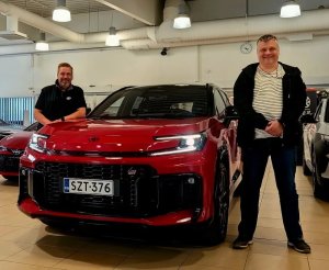 Ensimmäinen RAV4 GR-Sport luovutettu Rovaniemen liikkeessämme🔥